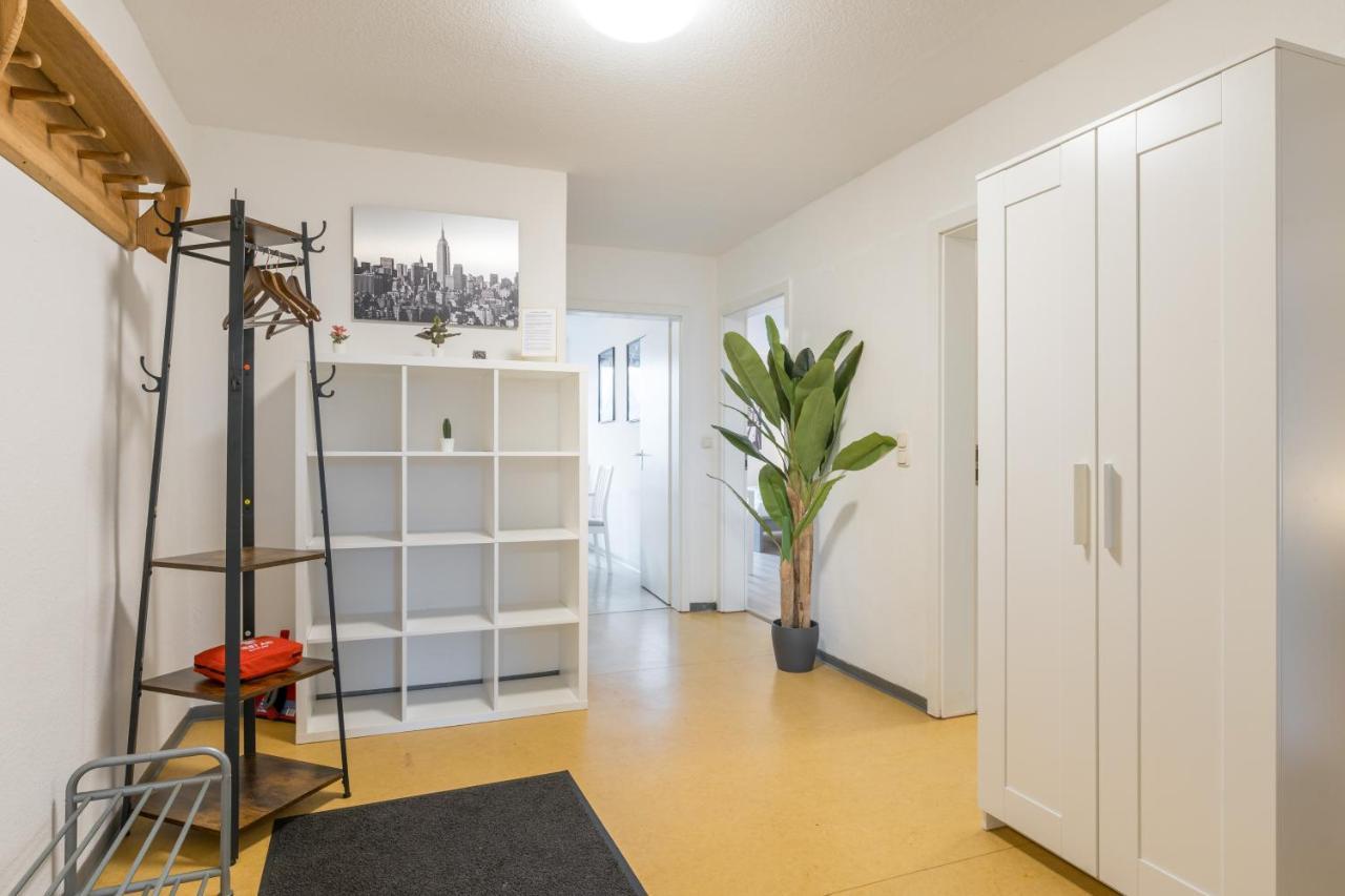 Einfach Aber Sehr Komfortabel - Wohnung Fuer 6 Personen - 2Xwc - Grupen, Messe, Monteure, Studenten - Voll Ausgestattet - 6 Betten 140X200Cm Hochwertig, 3 Smart-Tv 55 Zoll Netflix, 1000 Mbit Wlan, Voll Ausgestattete Kueche Duisburg Luaran gambar